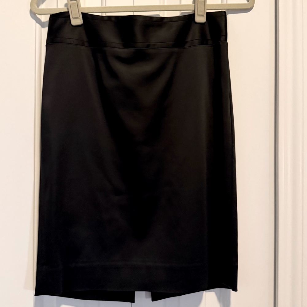 White House Black Market, Classic Satin Pencil Skirt, Size 0 - Picture 3 of 3